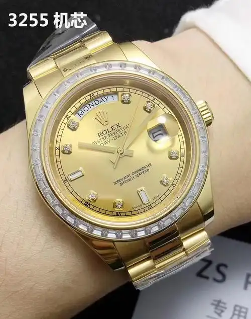 适合中年人戴的劳力士带钻金表
