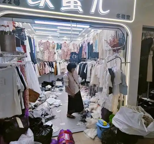【5图】易转 康庄服装大市场服装店转让,菏泽牡丹二十二中免费找店