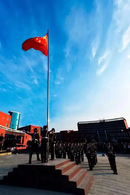 【微关注】爱我中华,我是铜仁幼专护旗手!_五星红旗