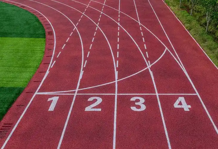 田径场跑道一圈多少米_比赛_田径运动_长度