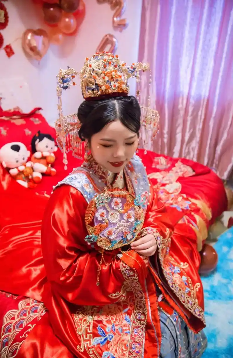 凤冠霞帔十里红妆