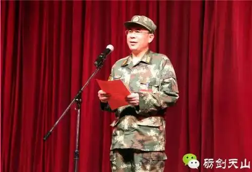 总队管延密司令员,王爱国政委和党委常委,部门领导,参加党委书记座谈