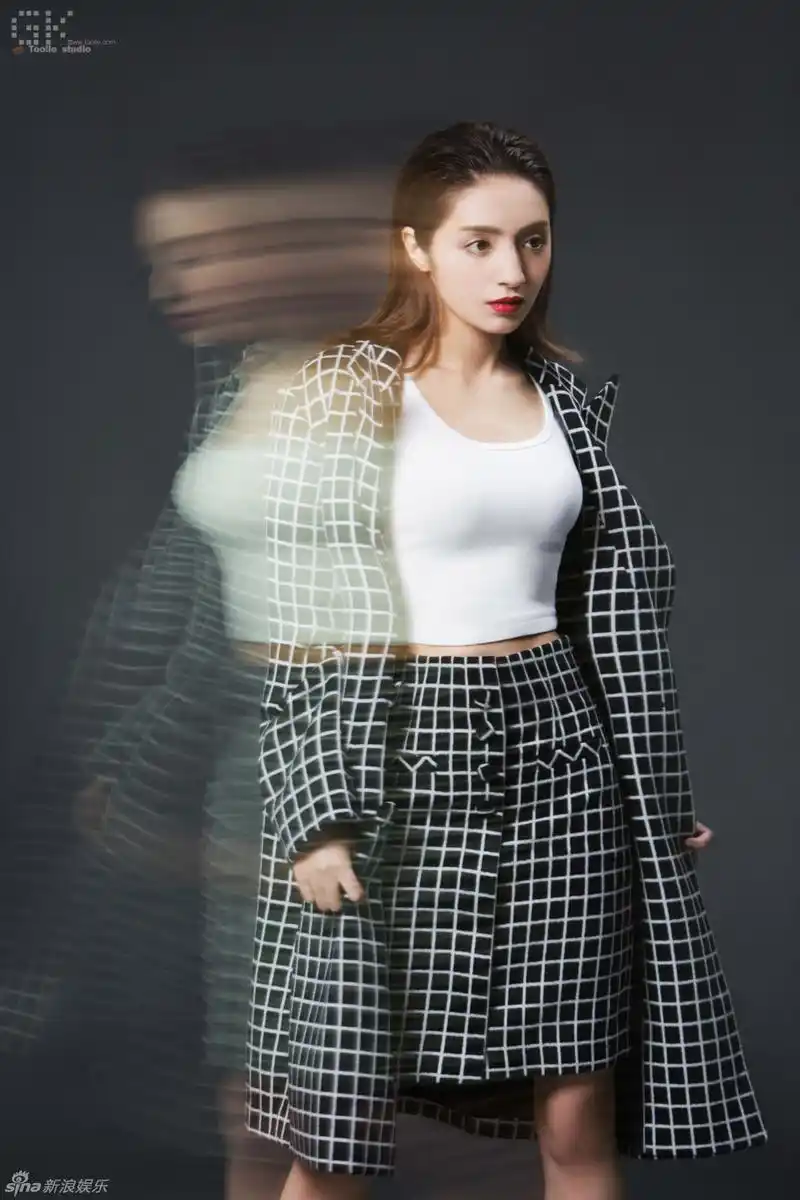 组图麦迪娜最新写真红唇冷艳上演别样风情