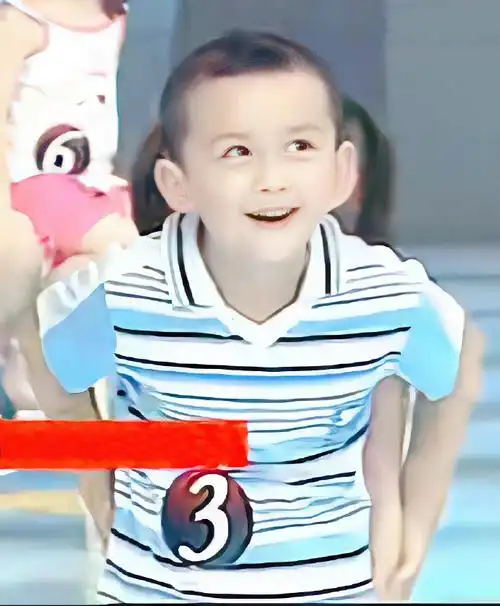 吴磊童年走秀照##吴磊童年模特实绩