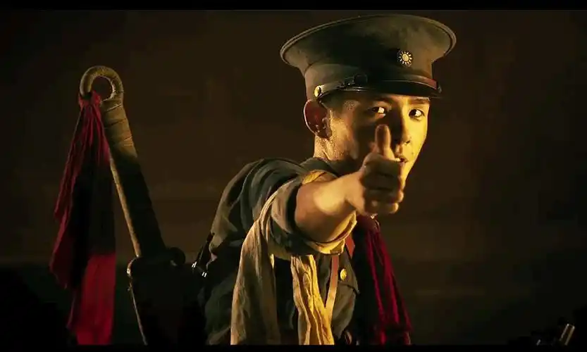 建军大业刘昊然的一些剧照花絮照