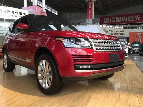 17款欧规路虎揽胜行政3.0汽油多少钱 骚红色霸气来袭