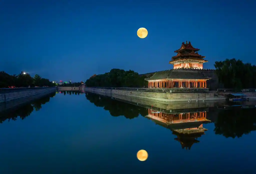 中秋佳节各地"明月图,"送给没有在故乡看到圆月的人们