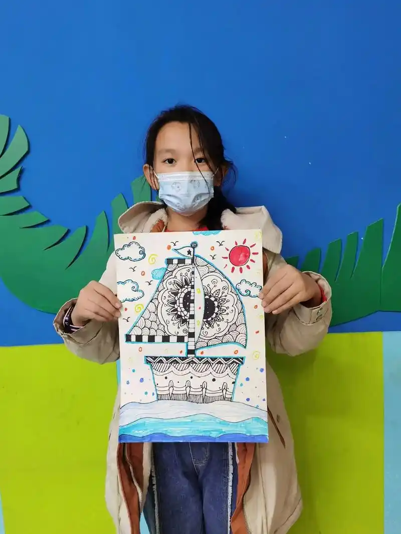 美术中班作品线描帆船