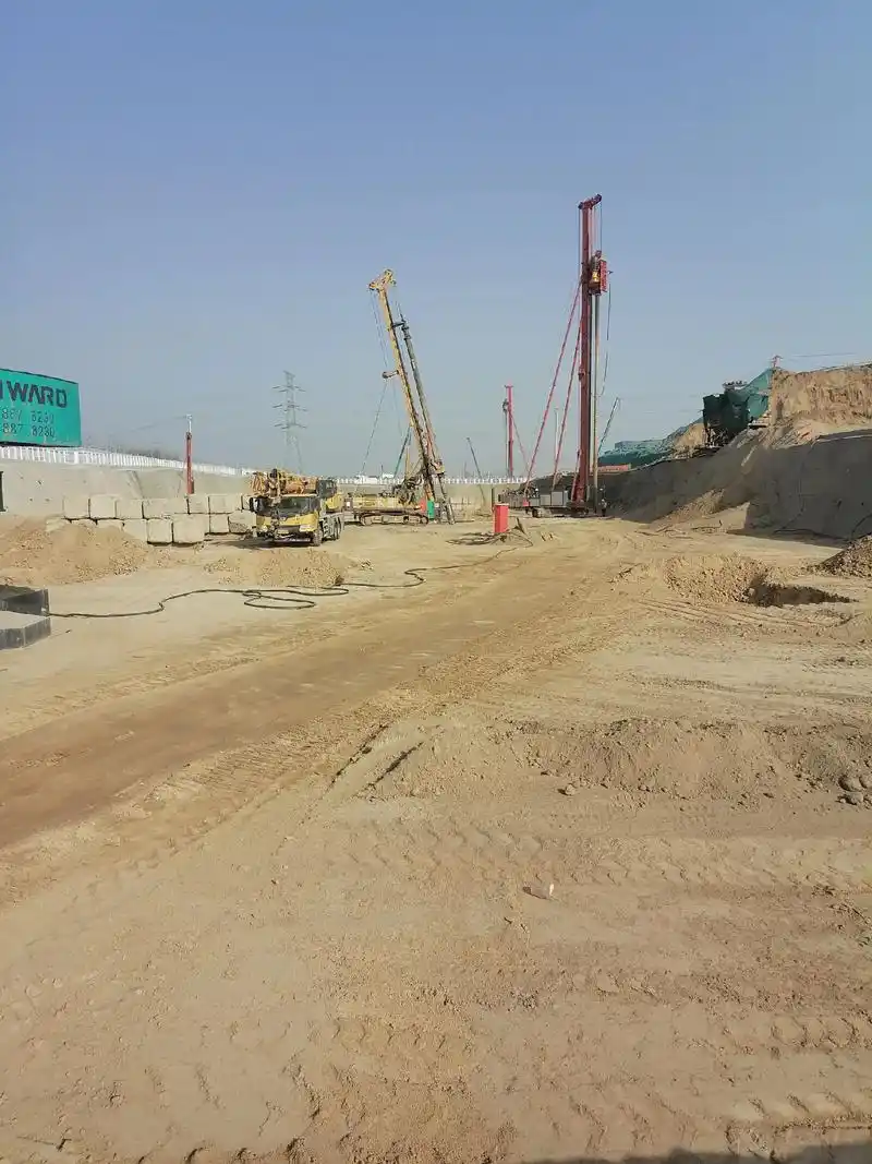 施工现场实拍 #干着最脏的活挣最干净的钱 #生活不易只为碎 - 抖音