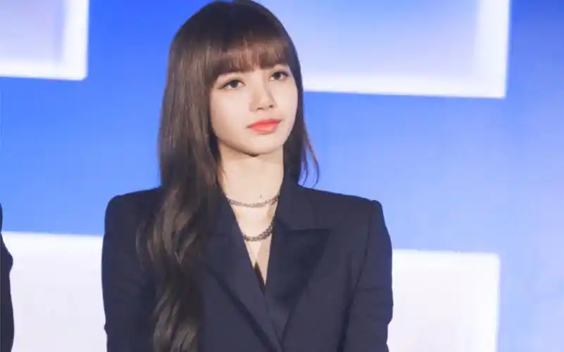 lisa《青春有你2》发布会上跳se09orita!身材满分!芭比娃娃本人!