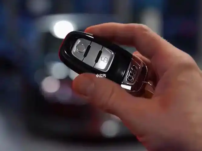 放弃黑丝,看点真男人该看的 #奥迪r8  #梦想