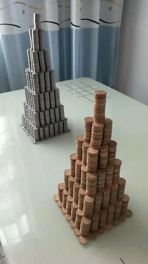 高手在民间,用硬币摆金子塔