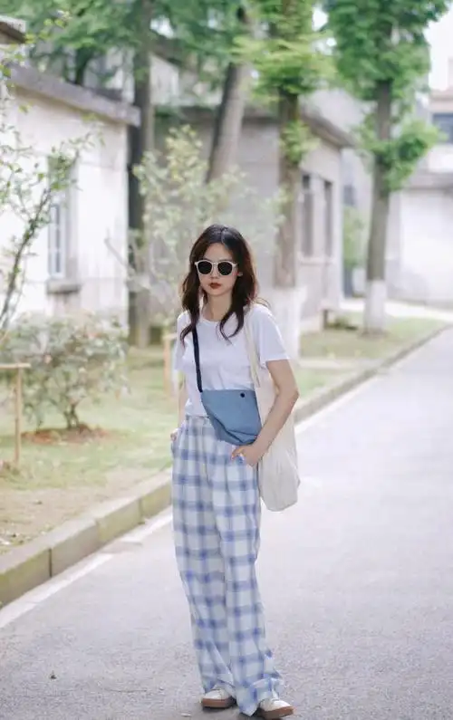 微胖女生夏天如何穿搭?这几个搭配技巧,穿出高级感