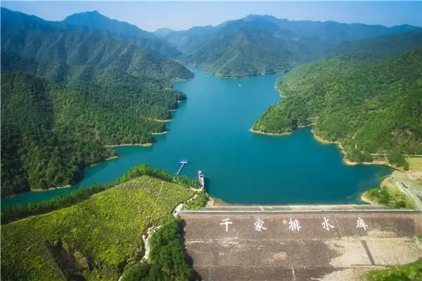 首页 专题专栏 镜头·手记 镜头  衢州市牢固树立绿水青山就是金山