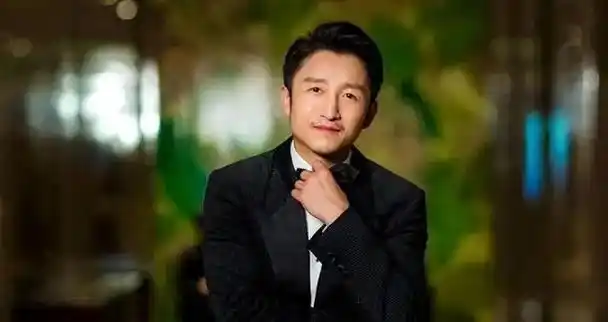 "拳王"邹市明拖欠员工工资?员工拉横幅讨薪?真实情况是什么