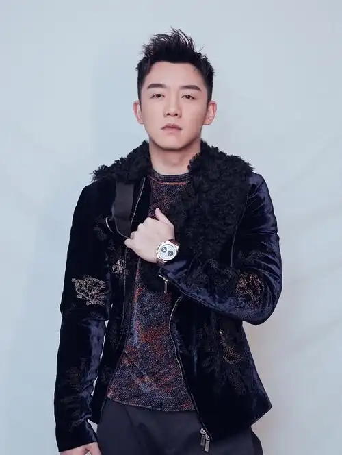 明星照片,明星艺术照,明星个人资料和图片,明星代言费用报价,明星商演