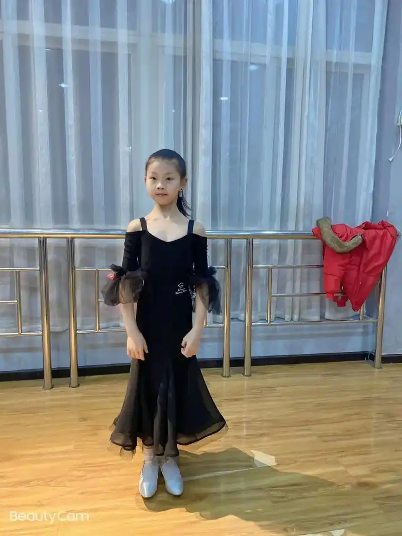 舞蹈课堂实录 :谢谢宝妈分享给我美美的照片,@冠族舞蹈服饰 - 抖音