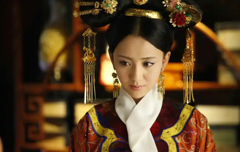 佟丽娅,佟素言,清丽佳人,一生所爱唯雍正而已,但他