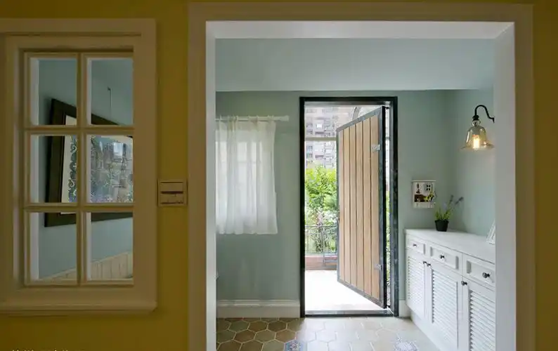 田园风格阳台门装修效果图 自然朴实又不失高雅