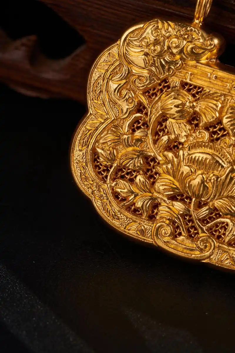 古法黄金 花丝錾刻 双鱼化龙宝相花如意锁.金麟岂非池中物,一 - 抖音