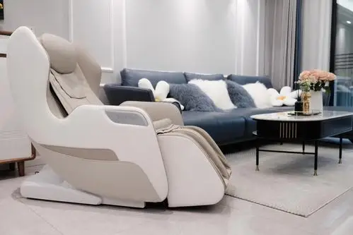 大小正合适不占地方,我放在客厅正好能晒着太阳按摩!