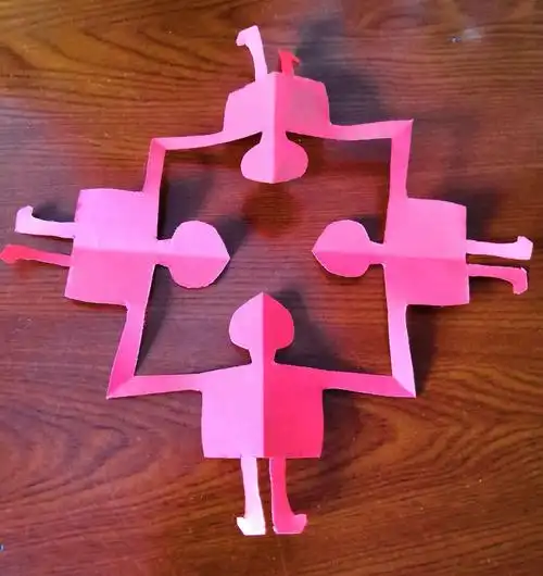 按照春字剪的小人