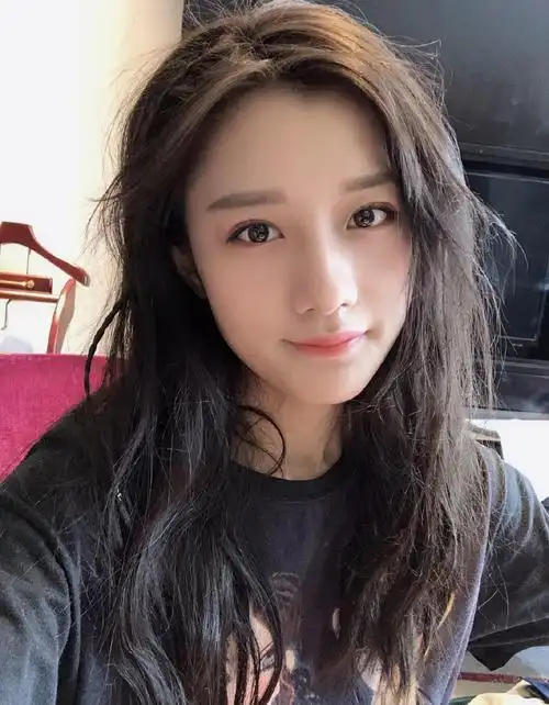 陈意涵清秀甜美自拍图片