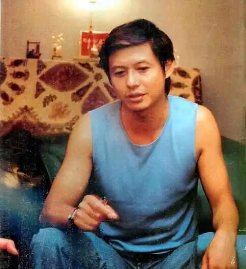 他是前央视一哥,离婚后与董卿同居5年,如今娶妻生子更像普通人