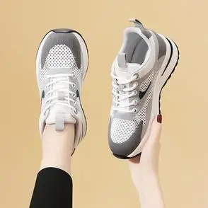 新款网面透气运动鞋女2024年夏季跑步减震轻便女鞋百搭厚底休闲鞋