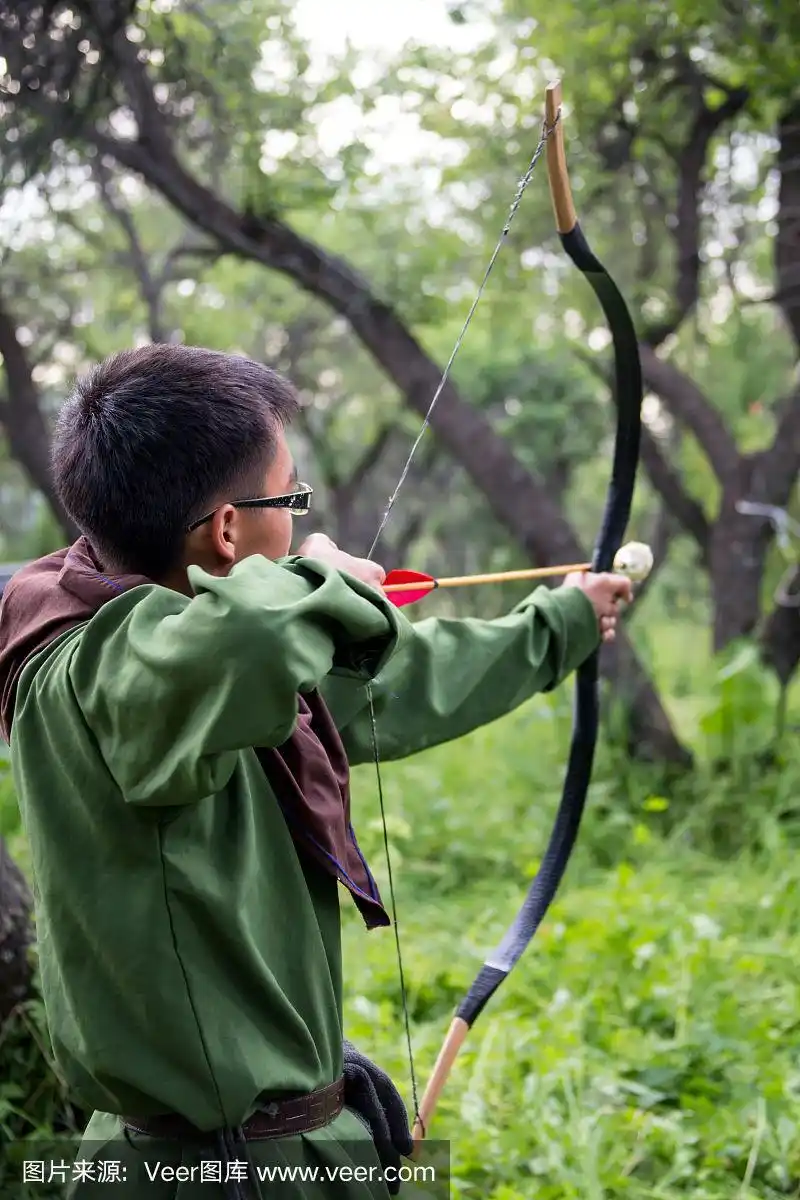 专业射箭,森林狩猎,特写