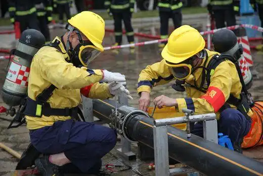 长安镇开展燃气管道泄漏应急抢险演练