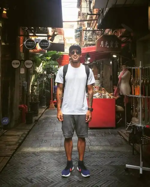 余文乐的好兄弟,台湾冲浪型男王信凯,跟他学穿衣准没错!