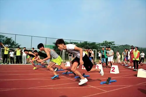 我校第四届田径运动会举行