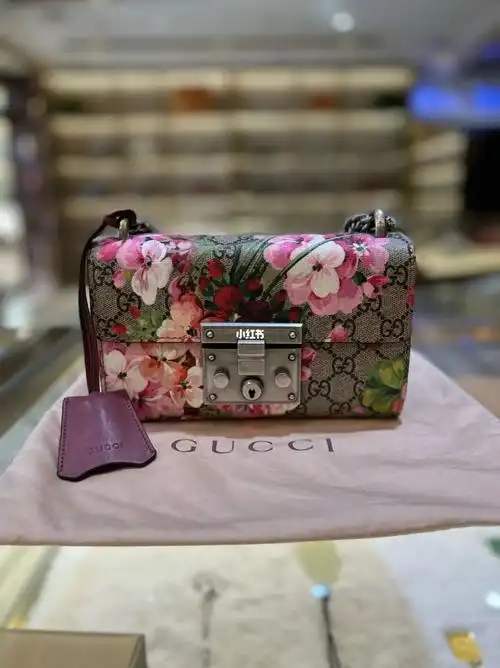 古驰天竺葵花卉锁头包