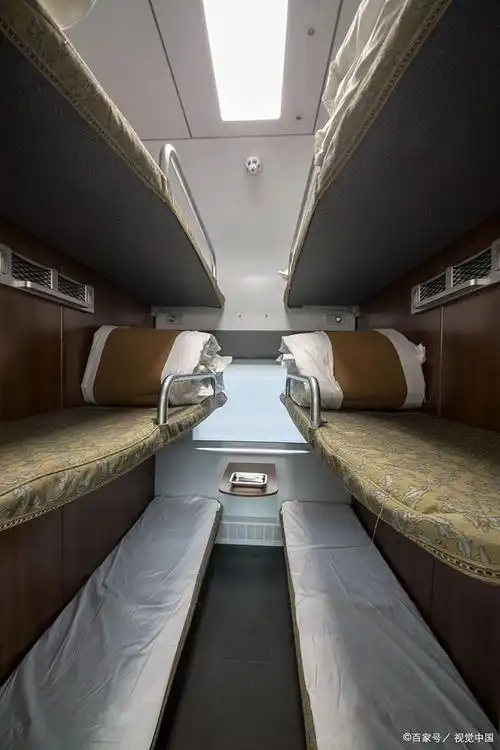 软卧4人怎么在同一包厢