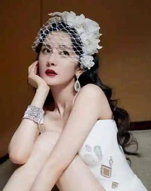 世界十大美人之首(目前世界公认的顶级女生排行)