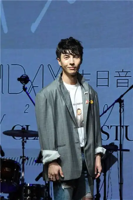 陈势安(马来西亚籍男歌手)_尚可名片