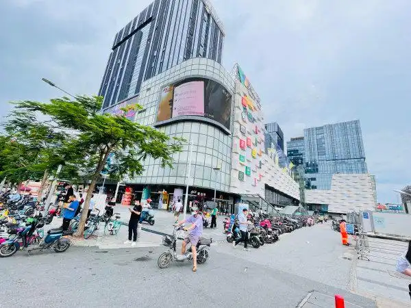 广州天河天河客运站天河新天地天河新天地 带间隔办公室 楼下地铁双线