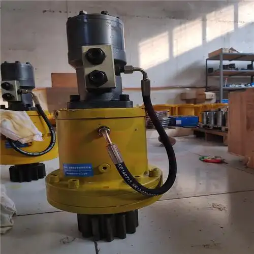 6t回转减速机吊车齿圈减速机液压六吨行星制动器齿轮减速机