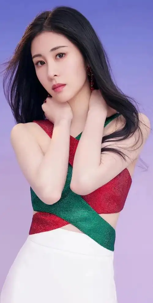 张碧晨清纯绝美俏丽写真,美艳动人!__财经头条