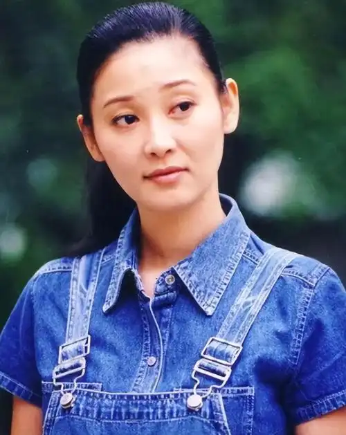 回顾徐帆与王志文分手后转嫁冯小刚如今怎么样了