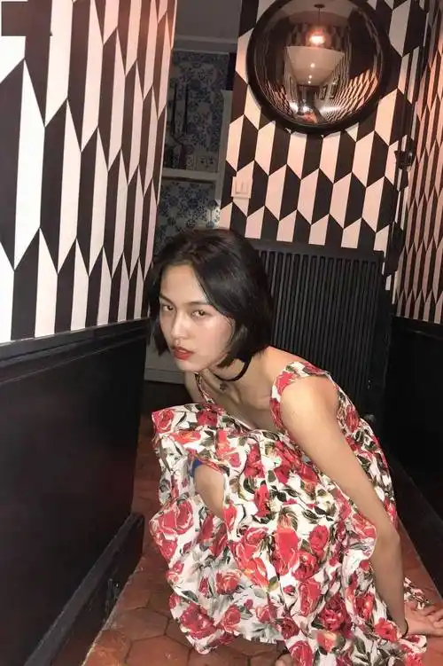 二十不惑,三十而已说的是崛起的国模小姐姐吧