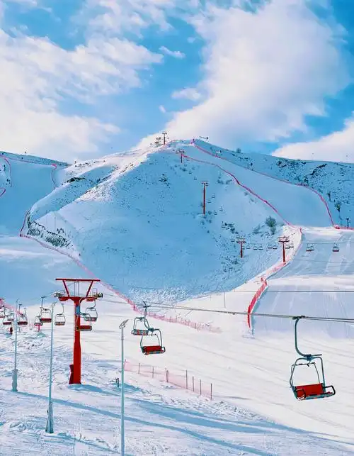 新疆阿勒泰将军滑雪场