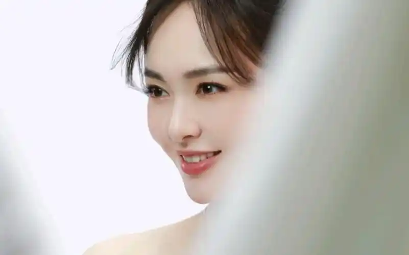 六福珠宝全球代言人唐嫣!好美啊!