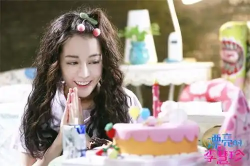 《漂亮的李慧珍》首播之后取得成绩不错,收视率很高,剧中演员也引起了