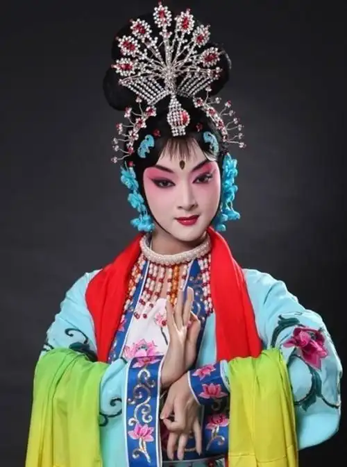 京剧旦角的亮相动作