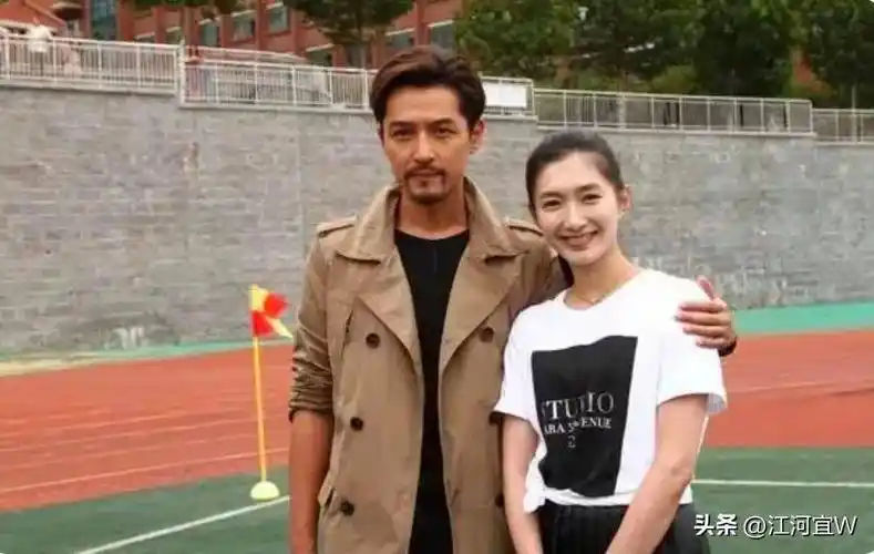 这才是胡歌的真实感情线,黄曦宁薛佳凝江疏影刘亦菲王晓晨唐嫣_恋情