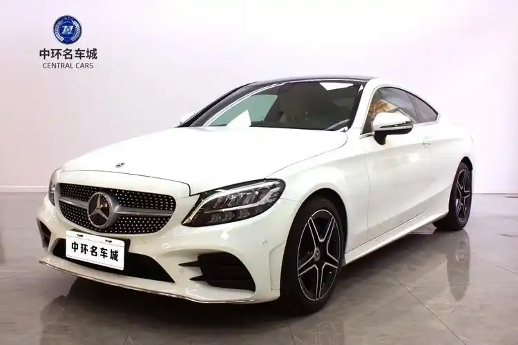 2022年奔驰c200轿跑 女生开可太适合了