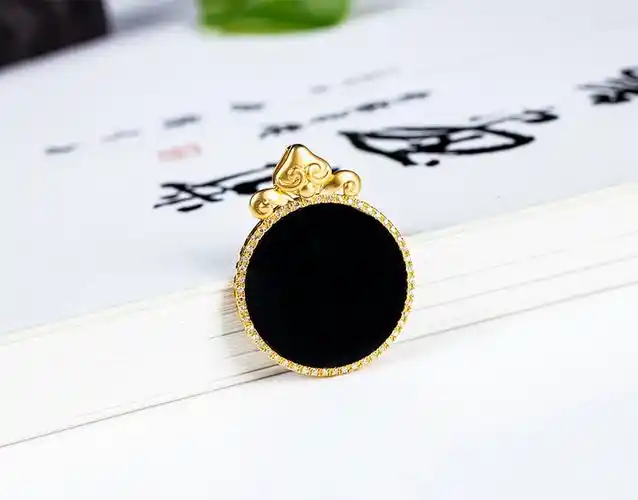 玉悦东海翡翠a货冰种墨翠平安无事牌挂件18k金带钻圆牌高档冰吊坠