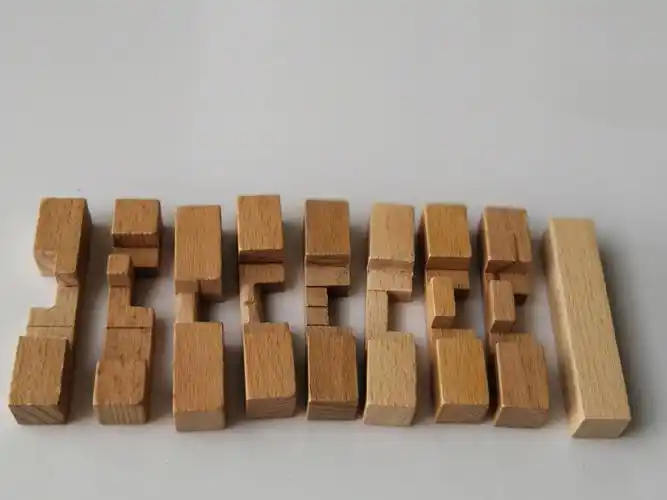 一款新型九根鲁班锁